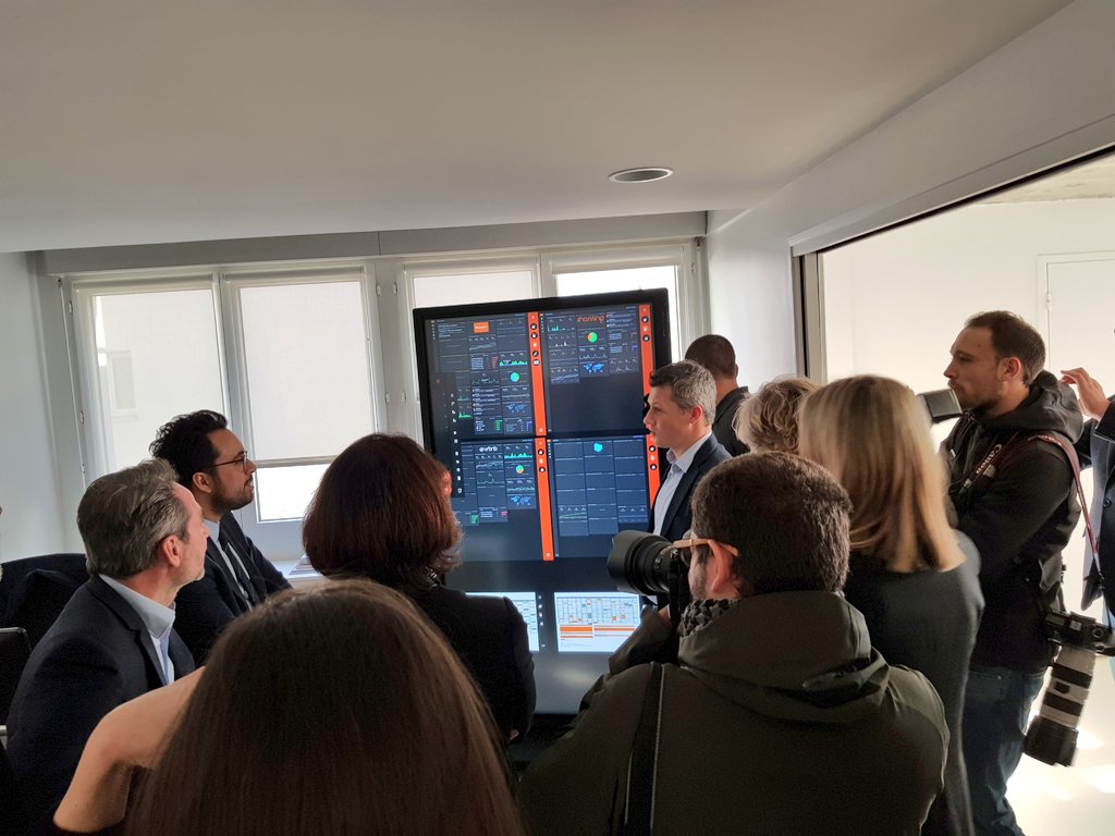 jeromeleleu's tweet photo. #FTConnect @christophechart fondateur de @Immersion3D présente à @mounir les technologies de #RealiteVirtuelle et #RealiteAugmentee Content d'être avec l'équipe @SimforHealth le partenaire dans la #santé de ce leader européen de la #RealiteVirtuelle La #FrenchTech par l'exemple ! https://t.co/BlTCW4ozue