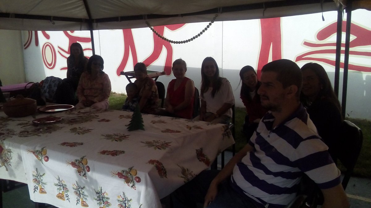 UNES__Tachira's tweet photo. Hoy @UNES__Tachira se viste de alegría para compartir en el #ParrandonNavideño todos como una gran familia @UniversidadUNES @gralcacioppo https://t.co/G0SAhLWm6T