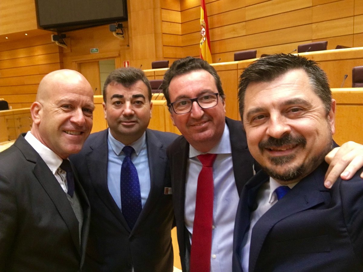 toni_miglesias's tweet photo. Visitan el @Senadoesp el presidente del @PopulareshueIva, @Magonzalezlepe, y los alcaldes de Calañas y Santa Olalla, @mariopgcal y Antonio Plaza.¡¡¡Viva #Huelva!!! https://t.co/rrFHAgROgT