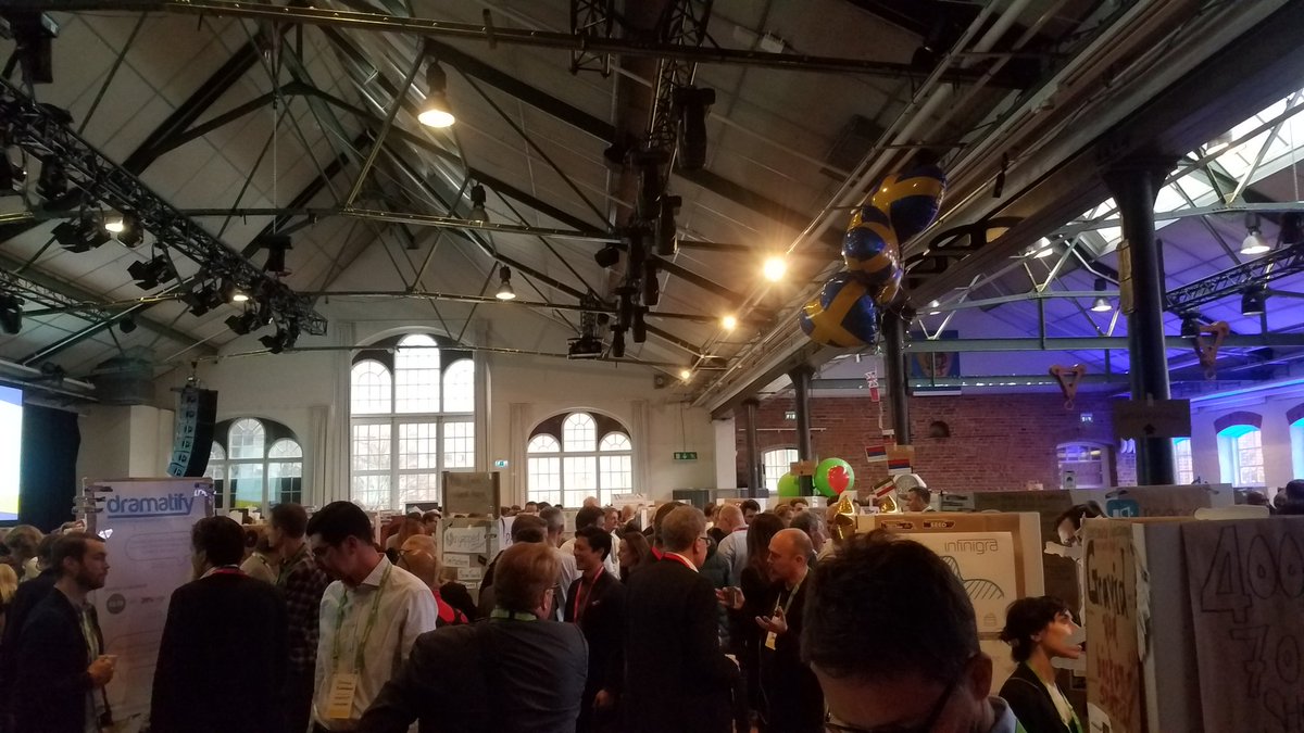 c_osazuwa's tweet image. #DemoDay17 is intense.