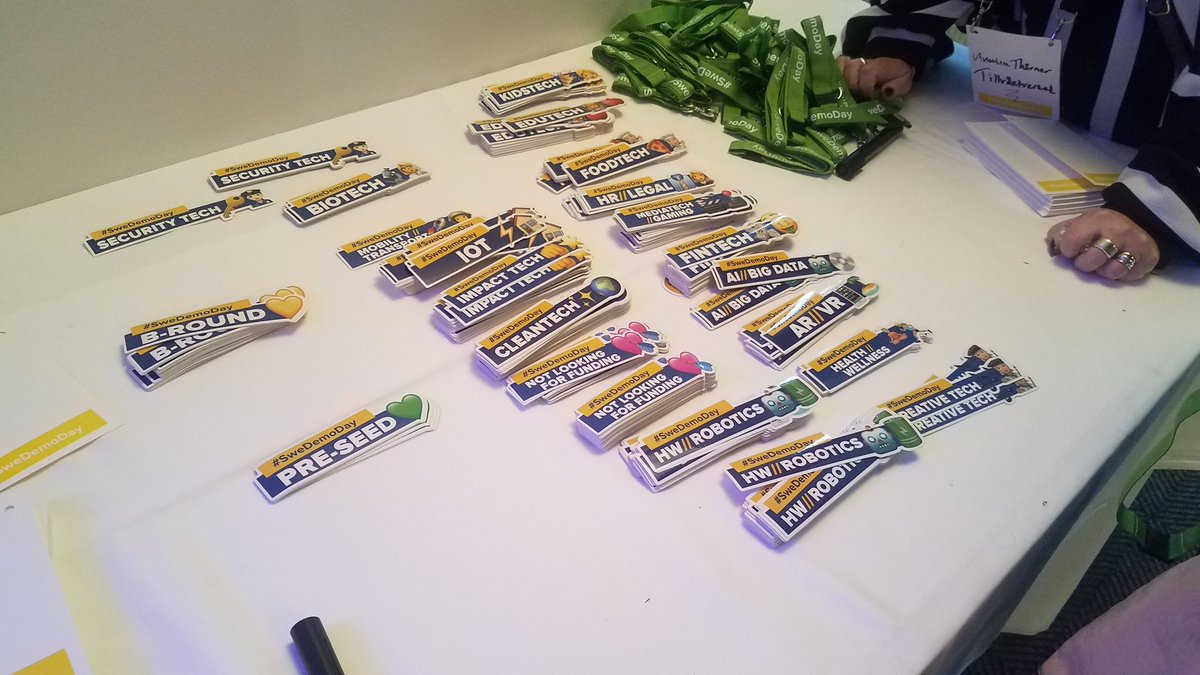 c_osazuwa's tweet image. #DemoDay17 is intense.