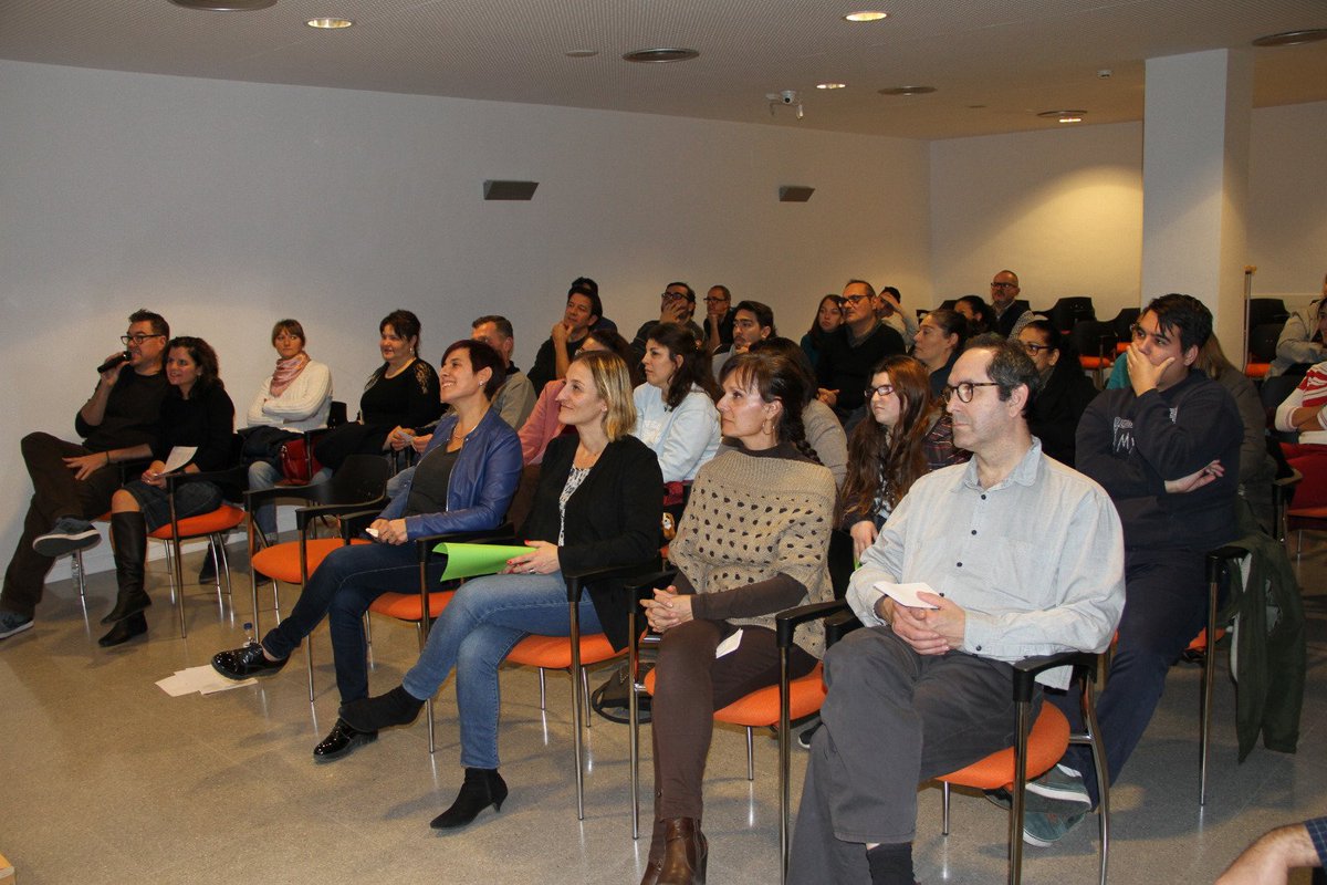 GVAinicotur's tweet photo. Enhorabona a les 52 persones que hui han rebut els certificats de #Integrem en @Fesord. Per una inserció laboral ordinària i de qualitat de les persones sordes https://t.co/H4VbNFaPYr