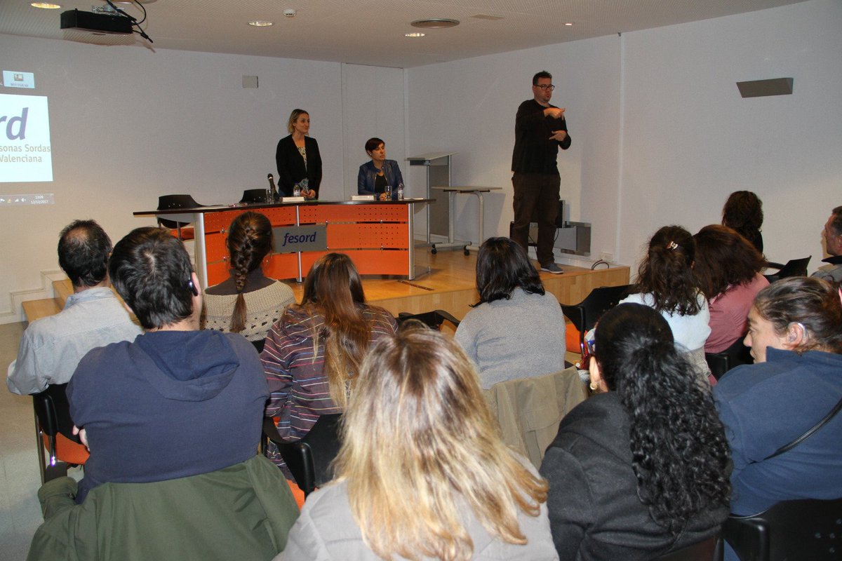 GVAinicotur's tweet photo. Enhorabona a les 52 persones que hui han rebut els certificats de #Integrem en @Fesord. Per una inserció laboral ordinària i de qualitat de les persones sordes https://t.co/H4VbNFaPYr
