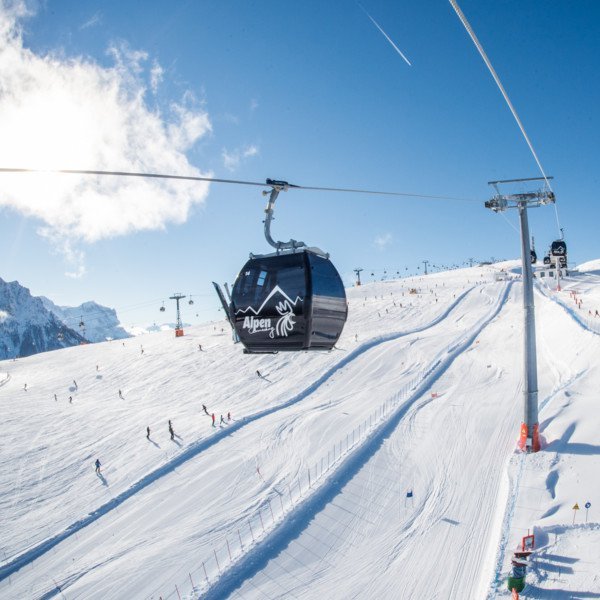 Everyone is a VIP! Enjoy the #skiing pleasure experience <a href="/Kronplatz/">Kronplatz</a> -> VIP Gondola Aperitif! #Kronplatz #SouthTyrol
kronplatz.com/en/kronplatz/s…