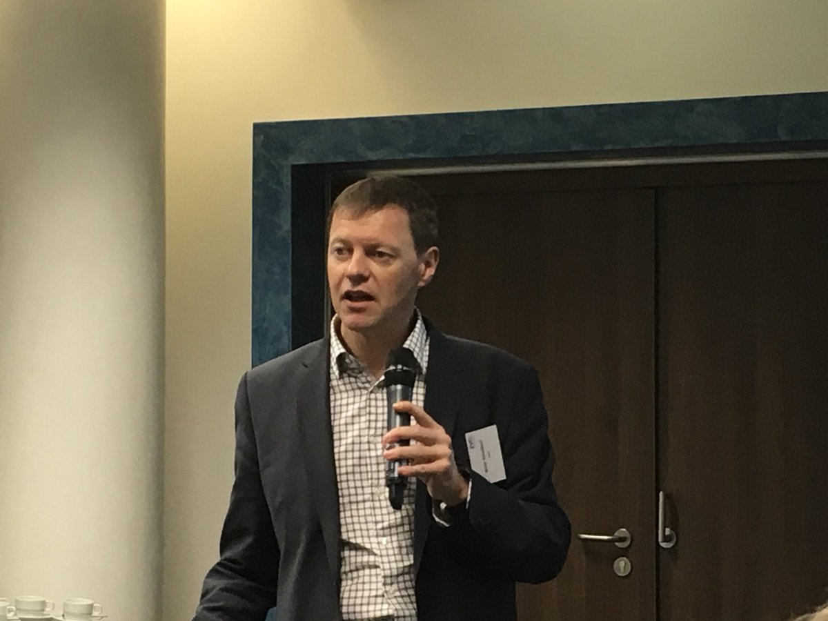 DirkSchaar's tweet image. Martin Schwibach @BASF stellt das NOA-Konzept der  #NAMUR vor - #industrie40 in der #Prozessautomation @ZVEIorg