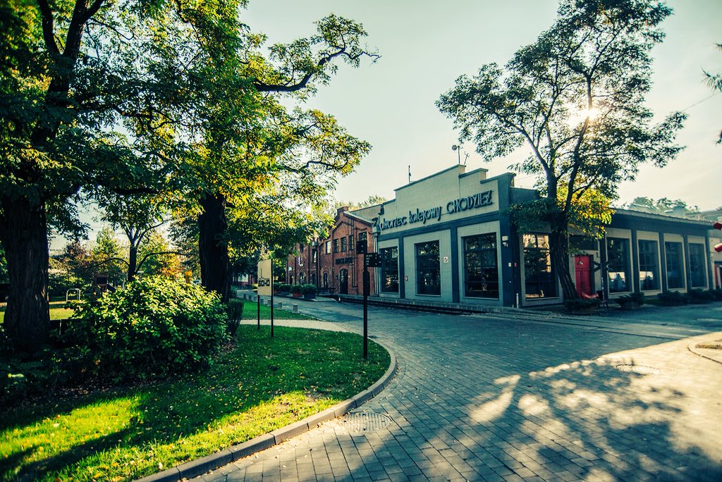 MaciejWandzel's tweet photo. Projekt rewitalizacyjny, któremu poświeciliśmy ostatnich 10 lat, trafia do rąk Yareal Group, która od dziś będzie rozwijać Soho by Yareal. Znając filozofię nowych właścicieli jestem przekonany, że dokończą to, co zaczęliśmy. #Soho #Yareal https://t.co/qFIimZQLnp