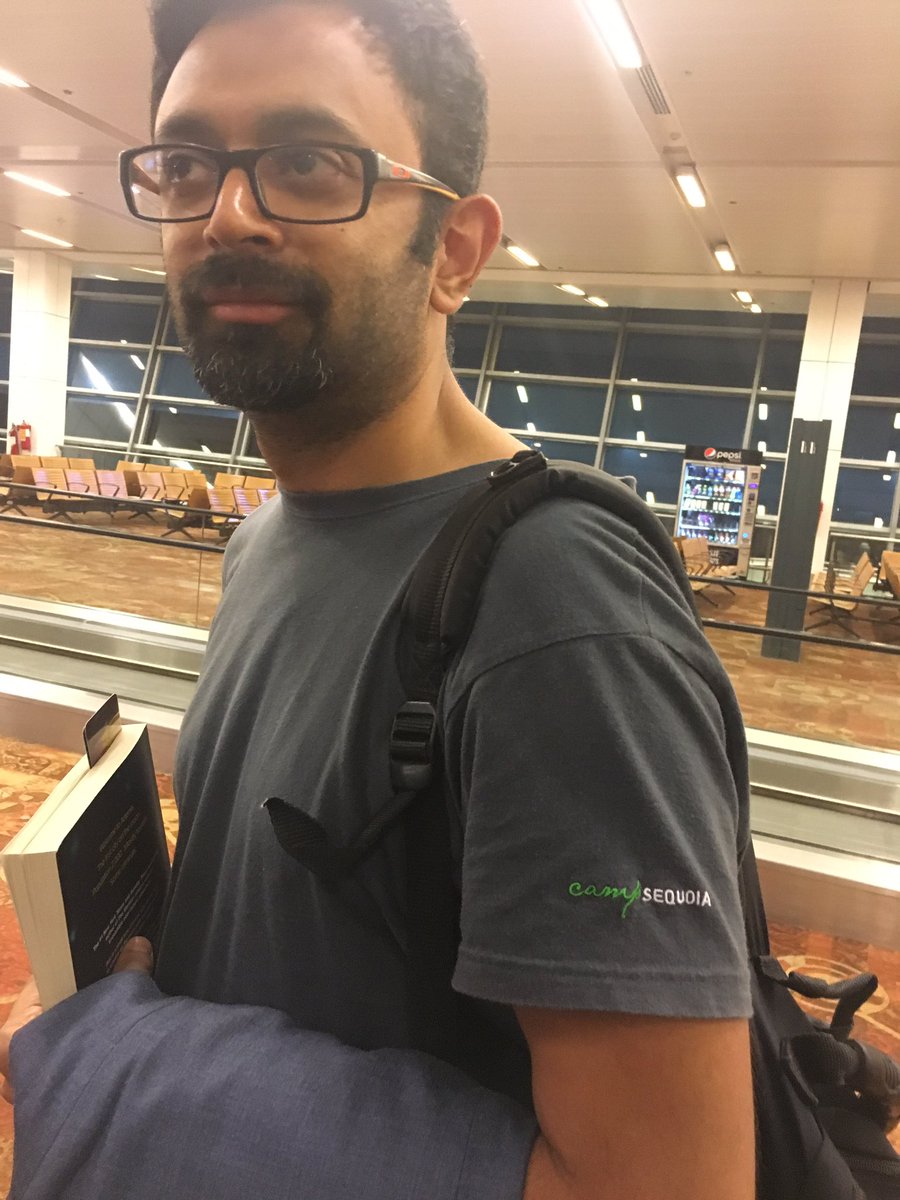 LadyAshBorg's tweet photo. Haha look what we just realized we were both wearing en route to Shanghai @Joylita @smdcmc @abhishekghate totally unplanned but #cozymax #seqhack https://t.co/sFs55E74t1