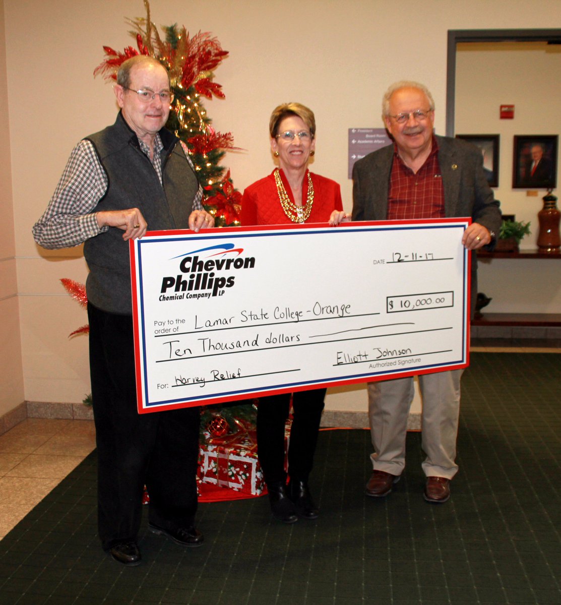 LamarOrange's tweet photo. Thank you, Chevron Phillips, for your considerable donation to the Lamar State College - Orange Foundation. https://t.co/uhUluUuOXa
 #lsco #lamarorange #lamarstatecollegeorange #ChevronPhillips #orangetexas https://t.co/no7qp20Nxb