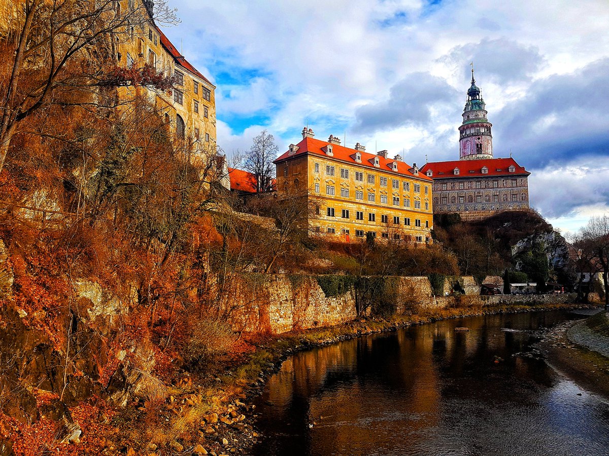 I could live here 😍 #ceskykrumlov #czechrepublic #travel