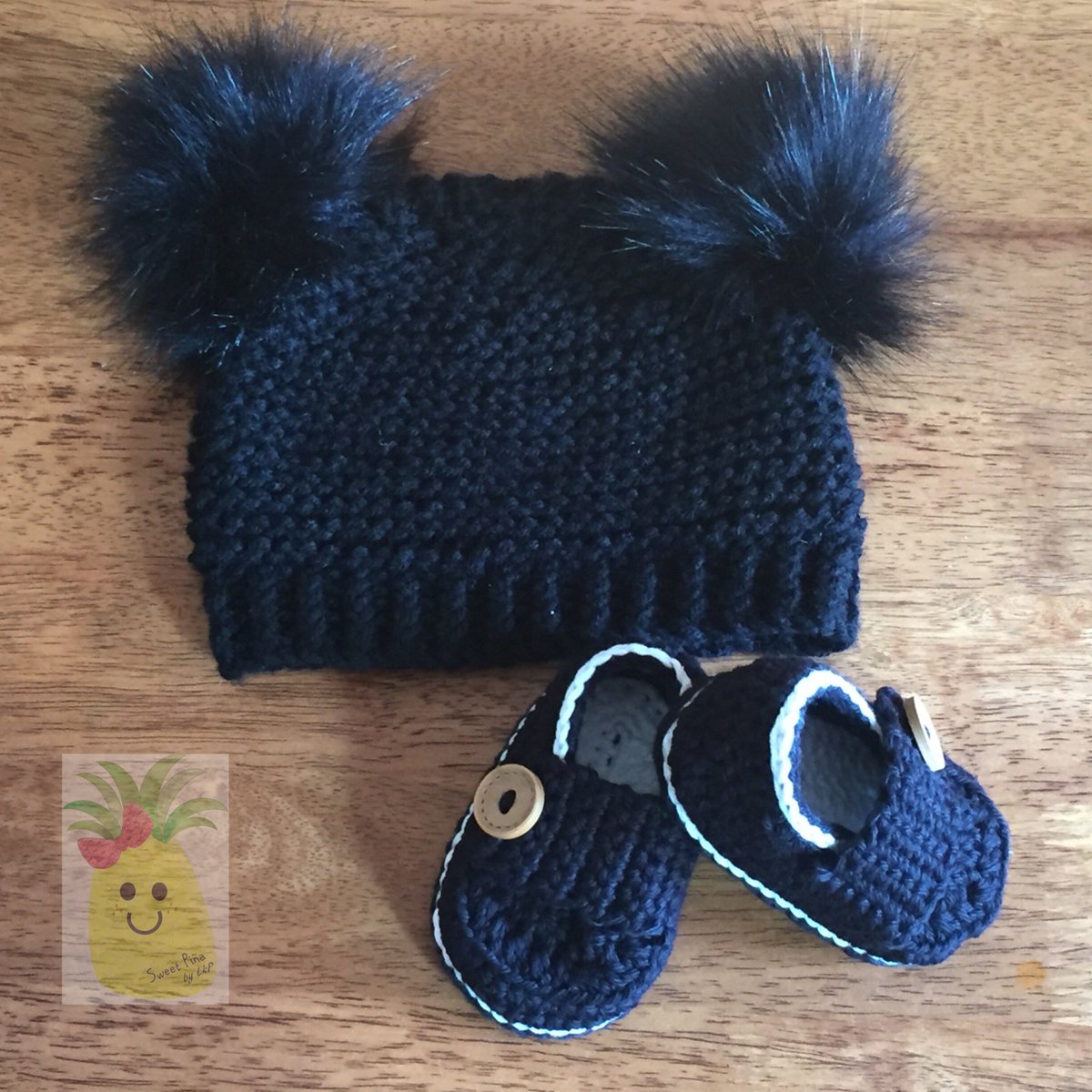 sweetpina1's tweet photo. #mocasines #moccasins #knittedhat 
Para bebecito hermoso !!! Amo tejer 🖤🖤🖤 https://t.co/y8xDdK9DuO