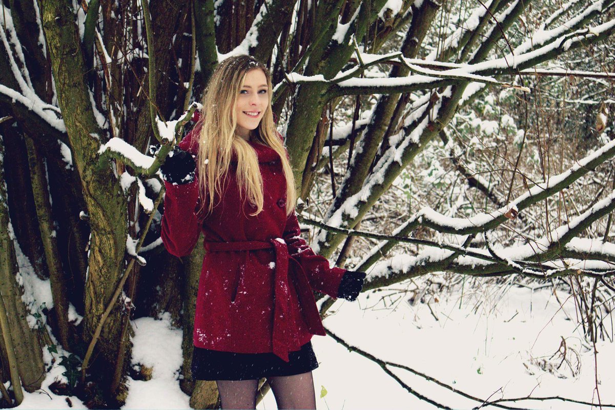 Milschbaum's tweet photo. Am Sonntag hat es hier geschneit und ich habe meine Mutter direkt dazu genötigt ein paar Bilder zu machen :D https://t.co/b4fU2OHmI8