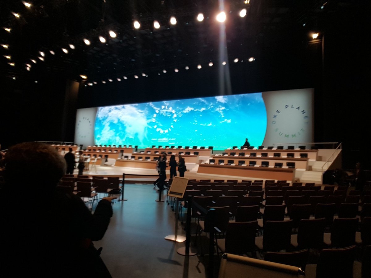Journée au #OnePlanetSummitِ. Les chefs d'Etats se positionnent. Excellentes interventions ce matin de <a href="/JohnKerry/">John Kerry</a>