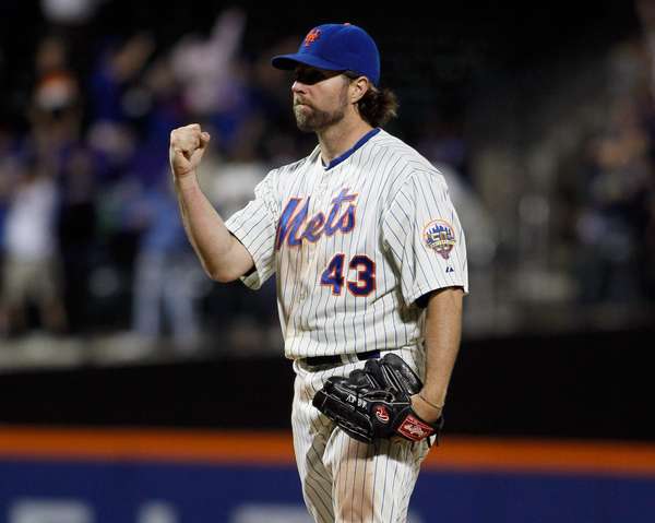 mister_met's tweet photo. #MetsTrivia A: R.A. Dickey was the first #Mets pitcher to lead the league in shutouts in the 21st Century (3 in 2012). #CyDickey https://t.co/X4JtLPlonu