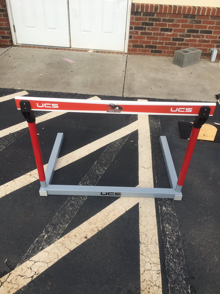 GcsRunning's tweet photo. Delivery number two!! First set of hurdles are in!  🏃🏻🏃🏻#TrackSeasonIsComing #HurdleSZN #Soon #DeliverySeason https://t.co/ivAvowZntz