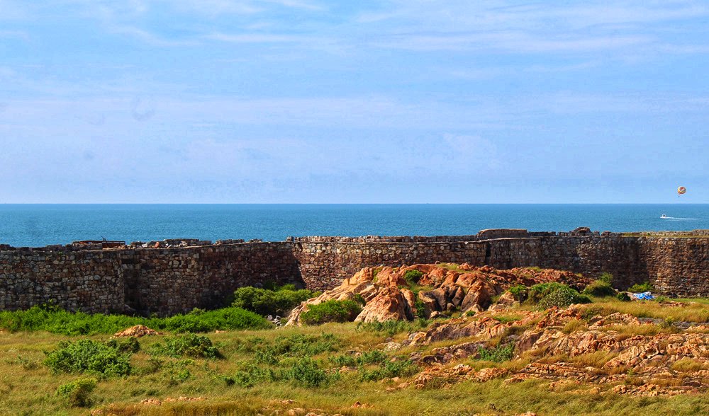 meeeamol's tweet photo. Sindhudurg
Not only a fort but also a monument of obligation of maratha soldiers for their land. Today it has become attraction of tourist and nature lovers. But still waiting for their restoration.
#myclick #sindhudurg #malvan #kokan https://t.co/3XxMSRBNyt
