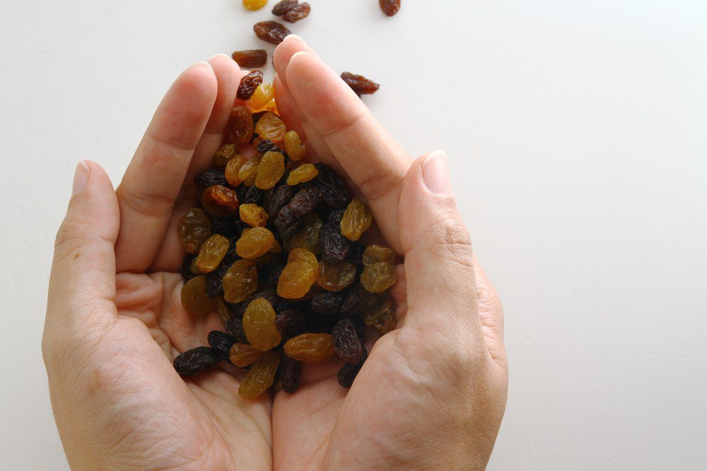 Mindfulness, Raisins and My Path to Wellness breastcancer-news.com/2017/12/12/bre…