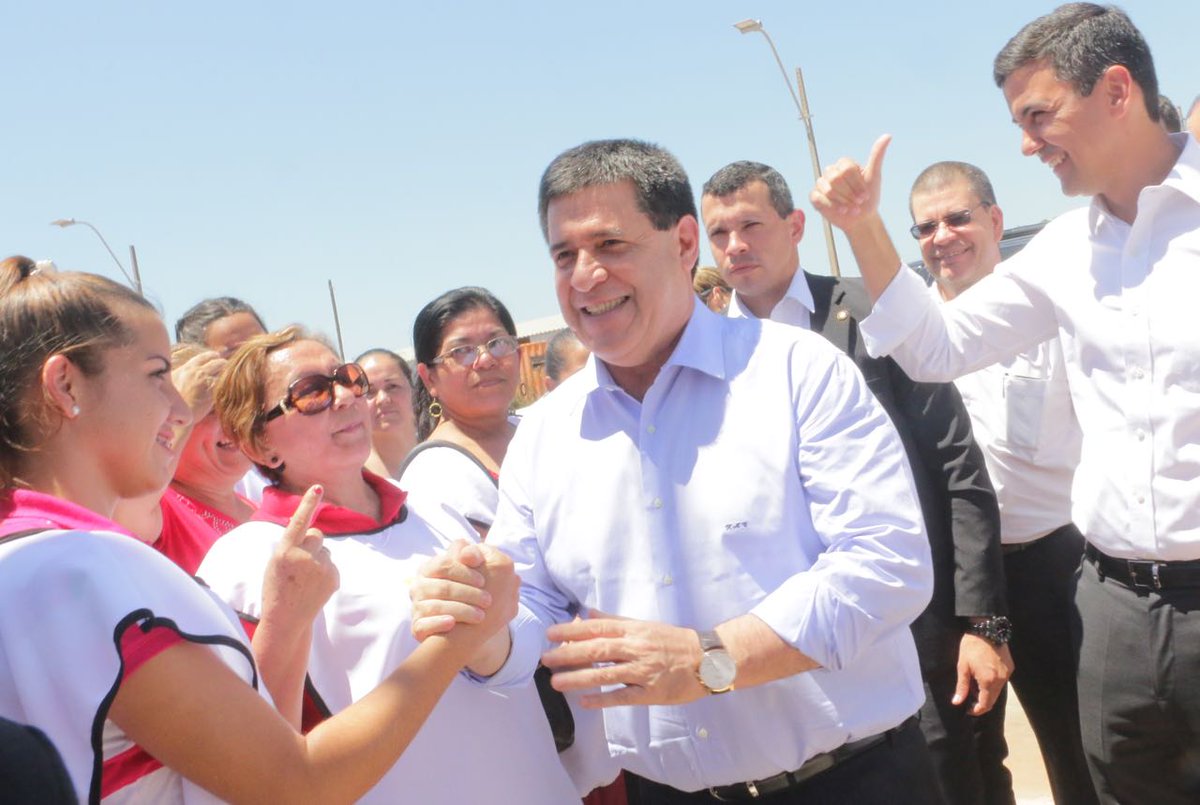 LGneiting's tweet photo. Acompañamos al Presidente @Horacio_Cartes en la  Presentación del Proyecto e Inicio de obras del complejo Industrial del Grupo Paraguay de manufactura de exportación de Textiles y Calzados que beneficiará a pobladores del Barrio San Francisco Zeballos Cue. https://t.co/s7cin1n84t