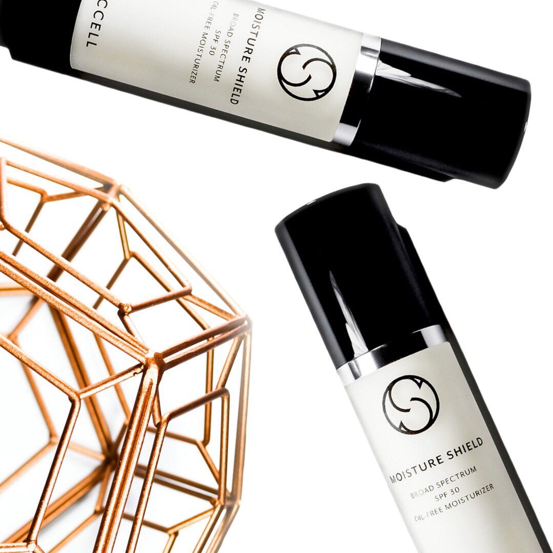 circcell's tweet image. We can all use a daily #SPF... even if it’s snowing outside 😉. #MoistureShield