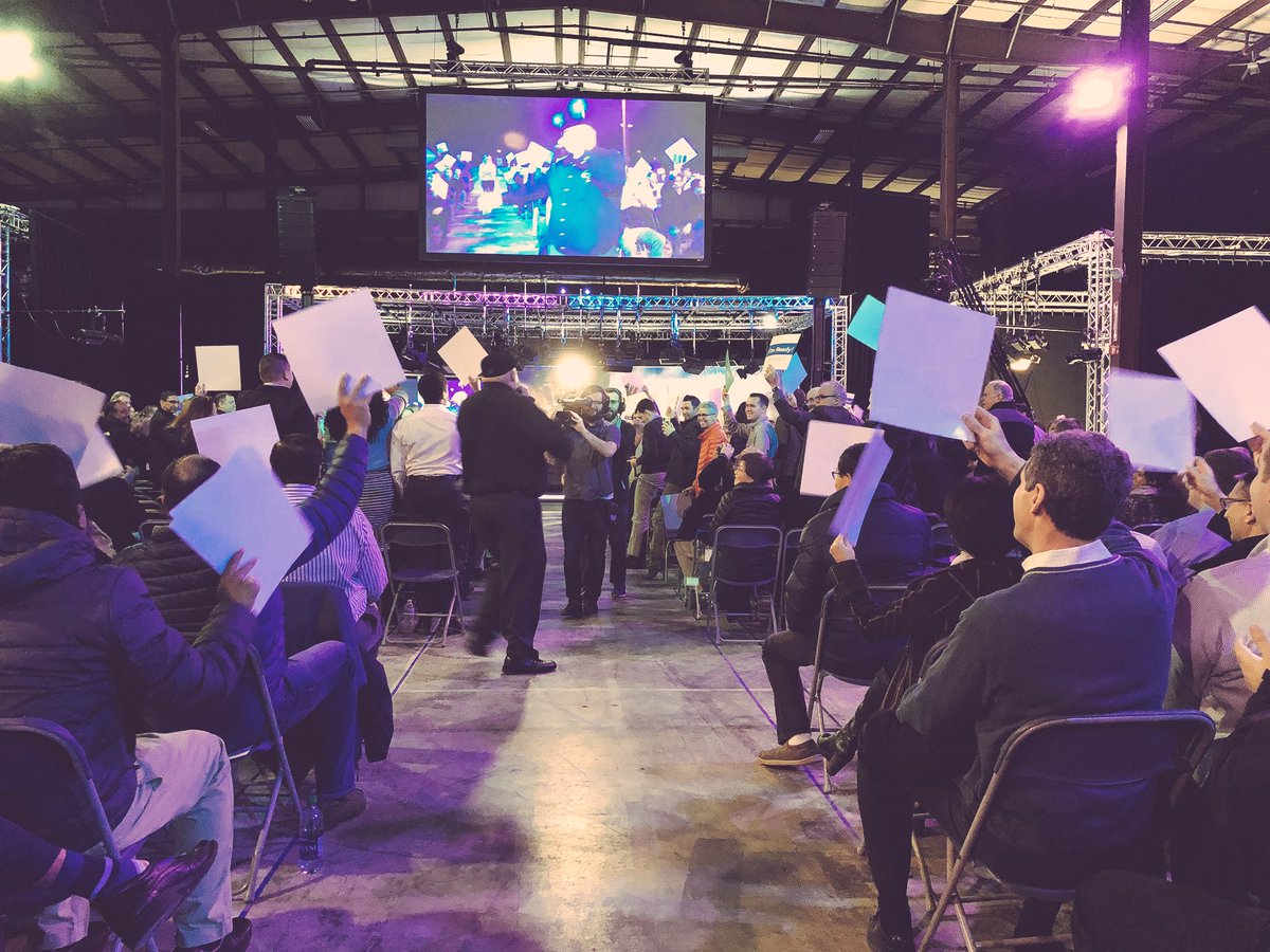 jessicamullan9's tweet photo. Woah!! Look who surprised us for the Quarterly Review #GoBigWinBig Tony &amp; Louis from the North Carolina Manufacturing team @jburton @MichaelDell https://t.co/FbOlhmluqa