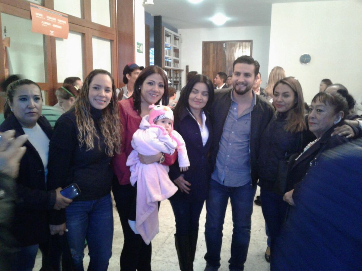 padilla_aydee's tweet photo. Mujeres en Movimiento !!!! Felicitaciones al Ing.Enrique Alfaro por su registro https://t.co/2mpCXX79oC