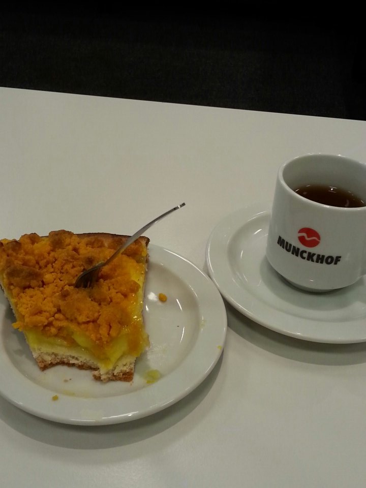 Vandaag weer bijeenkomst  <a href="/CommunicatiePri/">CommunicatiePrikkel</a> <a href="/Munckhof/">Munckhof</a>. #Loyaliteit staat op het programma en we beginnen met ... vlaai ;-)