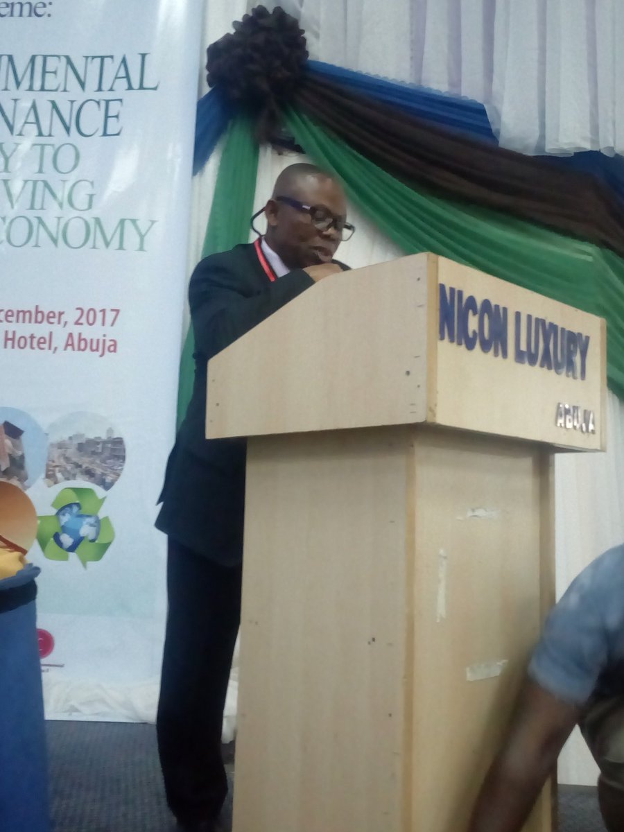 NESREANigeria's tweet photo. Vote of thanks by the NESREA Director, Planning and Policy Analysis @VOjogbo #NESREAforum11 #EnvironGov https://t.co/byltYW1TUA