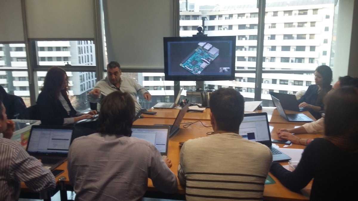 ChusLlorensC's tweet photo. Interesante ponencia de @adafruitstatus en la #iot virtual bootcamp de @Microsoft en #synectic https://t.co/VKbG97lYWg