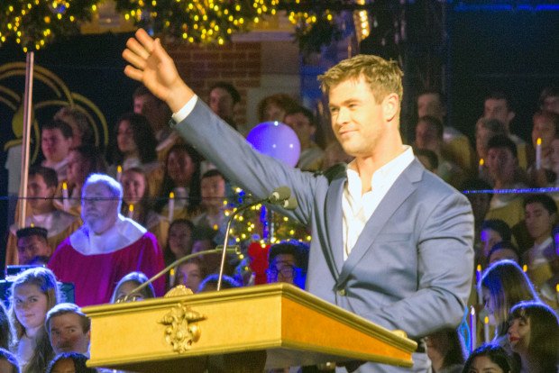 Desafio_Radio's tweet photo. Protagonista de la película “Thor” proclama el evangelio en Disneyland #Noticias #Personajes #Cristianos #Palabra #DesafioONline
https://t.co/rKII5nE9sT https://t.co/0yOlXEF4E8