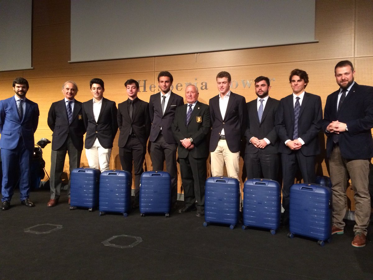 esportcat's tweet photo. El secretari general de l'Esport, @gfigueras, a l'Hospitalet assisteix a la Nit del #Golf Català @fcatgolf @LHAjuntament #esportcat #NitdelGolf https://t.co/rxrIasSNdQ