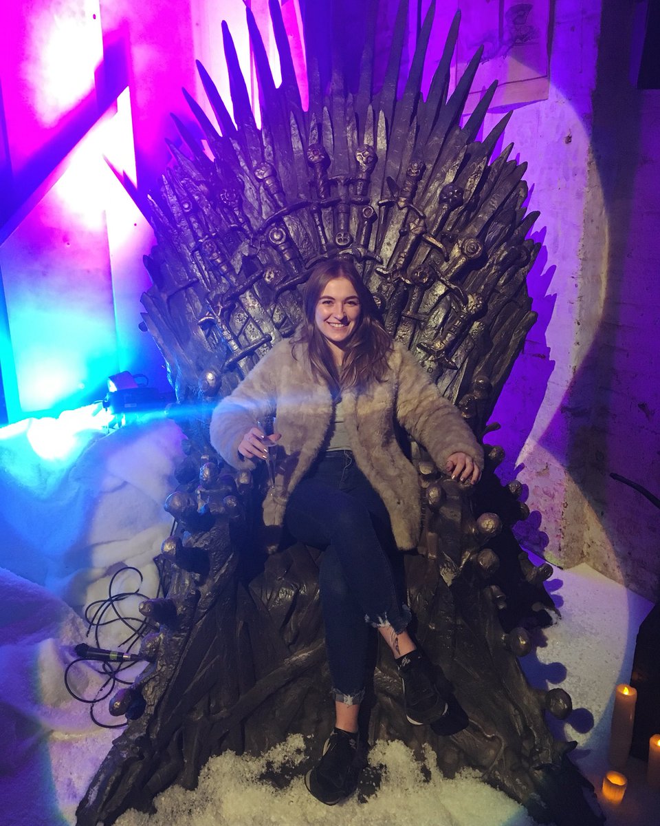 georgiehoole's tweet photo. At @BackyardCinemas for the launch of GoT Season 7 on DVD and Blu-Ray. Cheers @HBO, 10/10 night. #GoTBackyard #GameOfThrones https://t.co/9gF2ZJv3dx