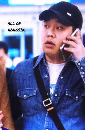 __kaox's tweet image. Bc the manager deserves his own selca day. 😂❤
#MX_ManagerNim #MXManagerSelcaDay #MonManager #HongsikSelcaDay  #monbebeselcaday