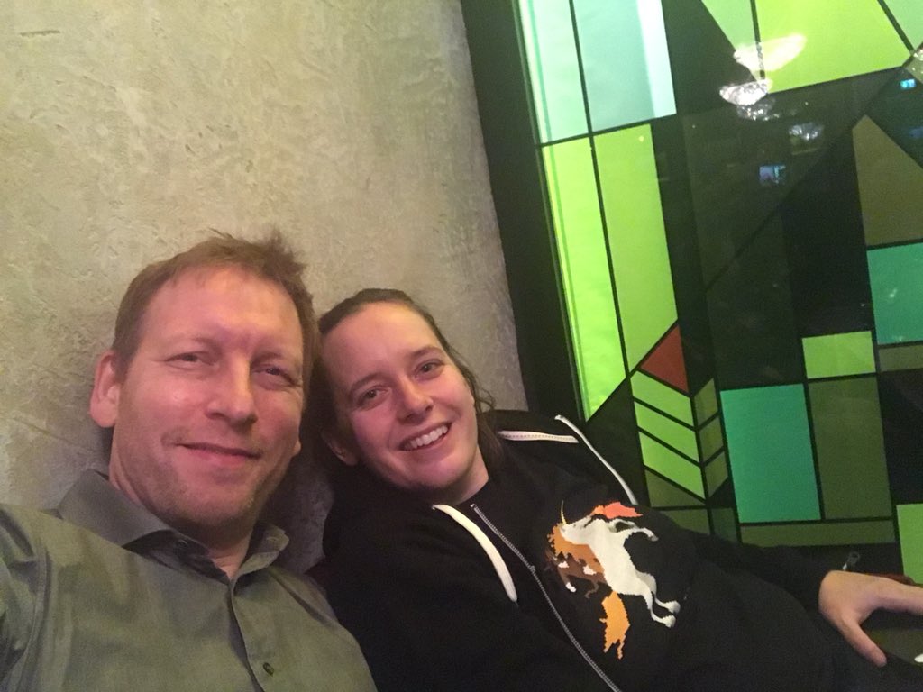 dtraub's tweet photo. Die @ullistirnweiss und der @dtraub bei der #GUIDESIGN17 Afterparty 🍸 https://t.co/9rpdaysOGv