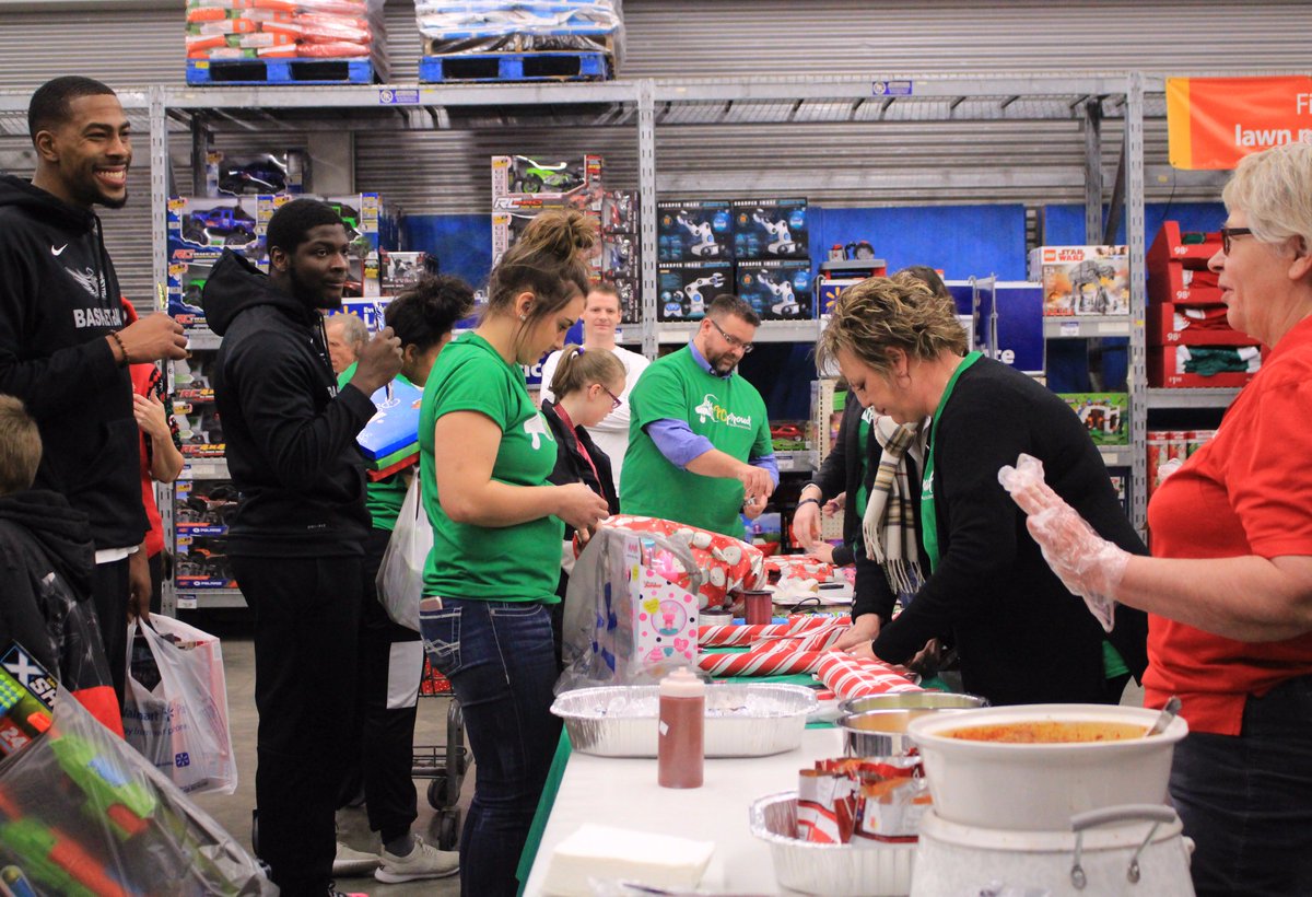 Presentation College Sur Twitter Shop With The Saints Pc