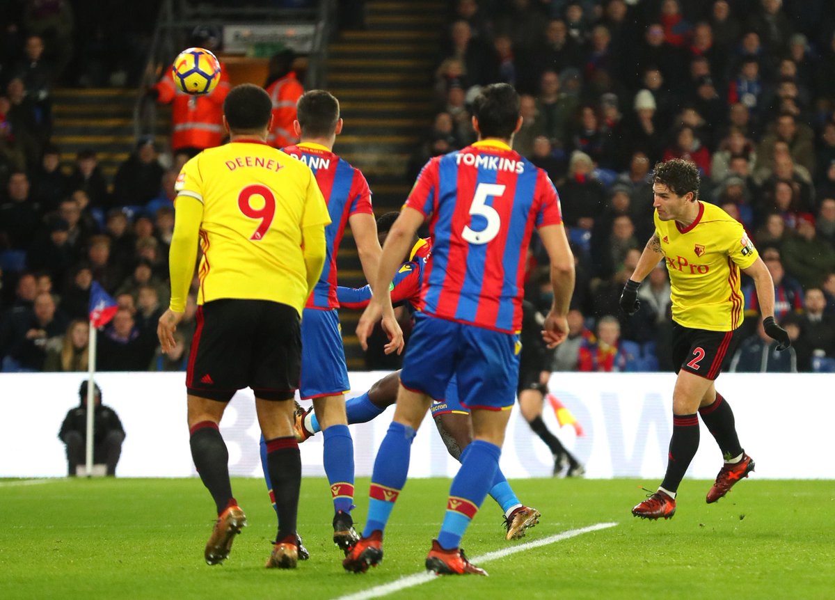 SkySportsPL's tweet photo. HALF-TIME:

@CPFC 0-1 @WatfordFC

Follow the action and watch in-game clips here: https://t.co/U6RAUUuFfK https://t.co/JEjab46XHX