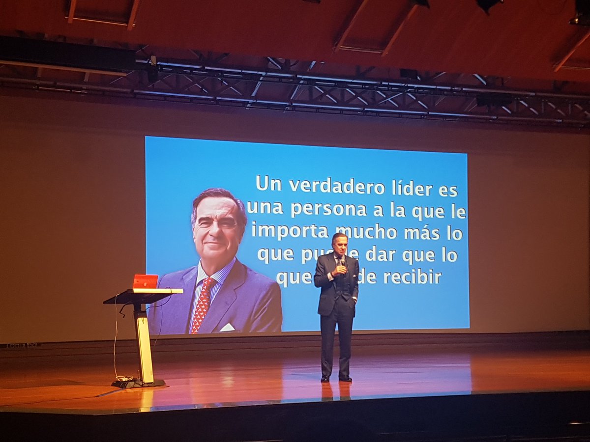 Paloma_Diaz_'s tweet photo. Lo mejor de la campaña ha sido conocer, escuchar y aprender de @JM_AlonsoPuig. Limpio, ético, conciliador, solvente, directo. Gracias por tu inspiración como profesional y persona. Ojalá mañana la abogacía madrileña elija #AlonsoDecano https://t.co/Cul5rQnhX1