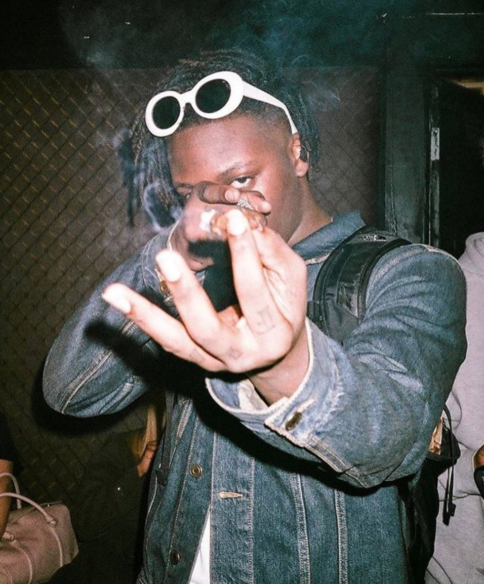 ChiefersDaily's tweet photo. UnoTheActivist releases a new, @DjFlippp-produced single titled "Chains, Rings, Gucci &amp; Celine." Listen here: https://t.co/fnzAucAEWf https://t.co/vEe0Z2N2TV