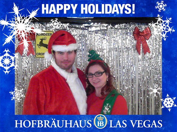 uPostCards's tweet photo. It’s beginning to look a lot like #Christmas at @HofbrauhausLV! Join the festivities, and share a #HofbrauhausLV souvenir postcard for FREE! #Hofbrauhaus #LasVegas #BEER #Vegas #uPostcards #uPostTheMemory https://t.co/jG9gJSf3O3