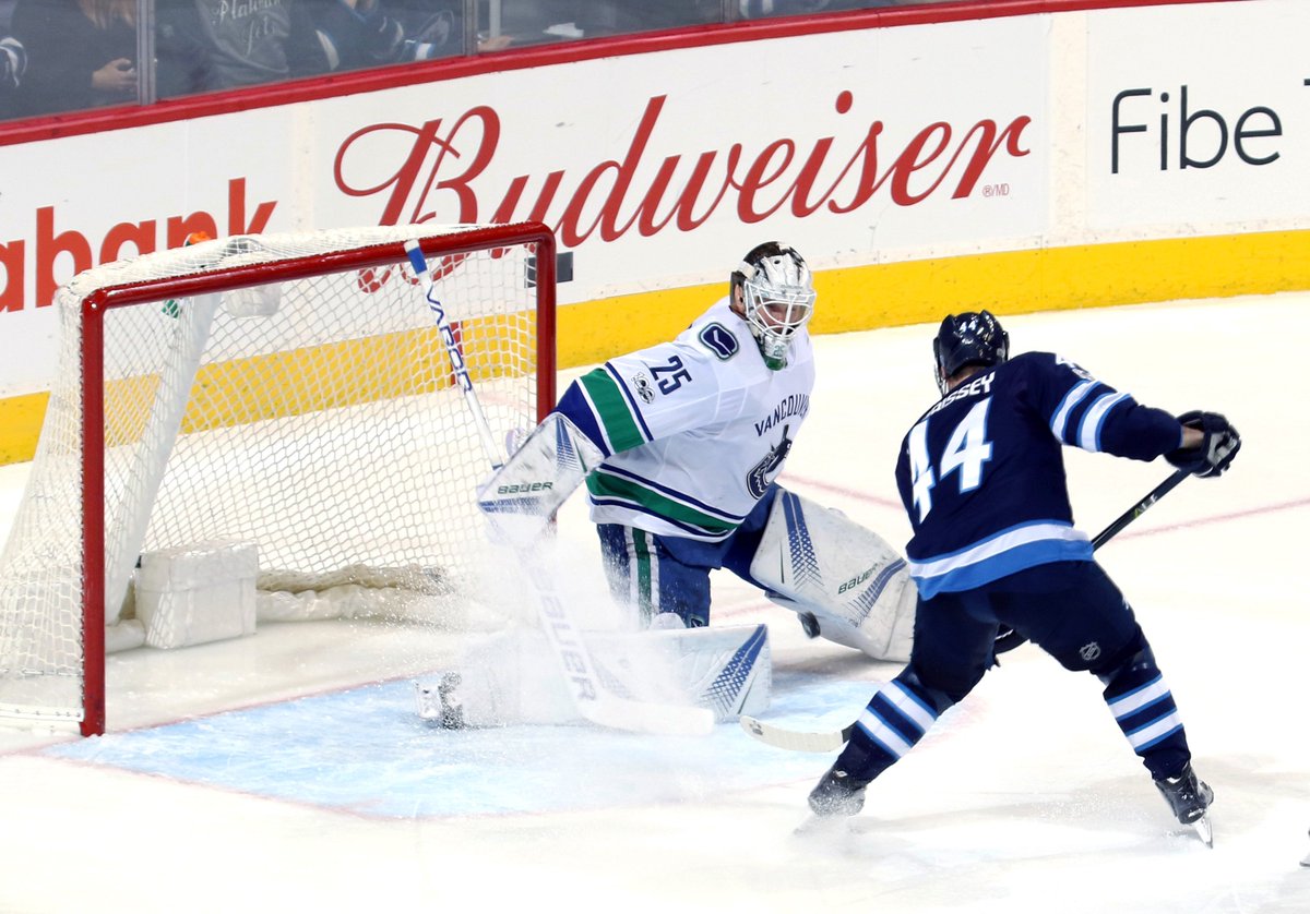 A five-goal night made for some pretty spectacular photos!  #VANvsWPG  📷 FULL GALLERY >> wpgjets.co/2Bh0H2H https://t.co/vYpedOgFo9