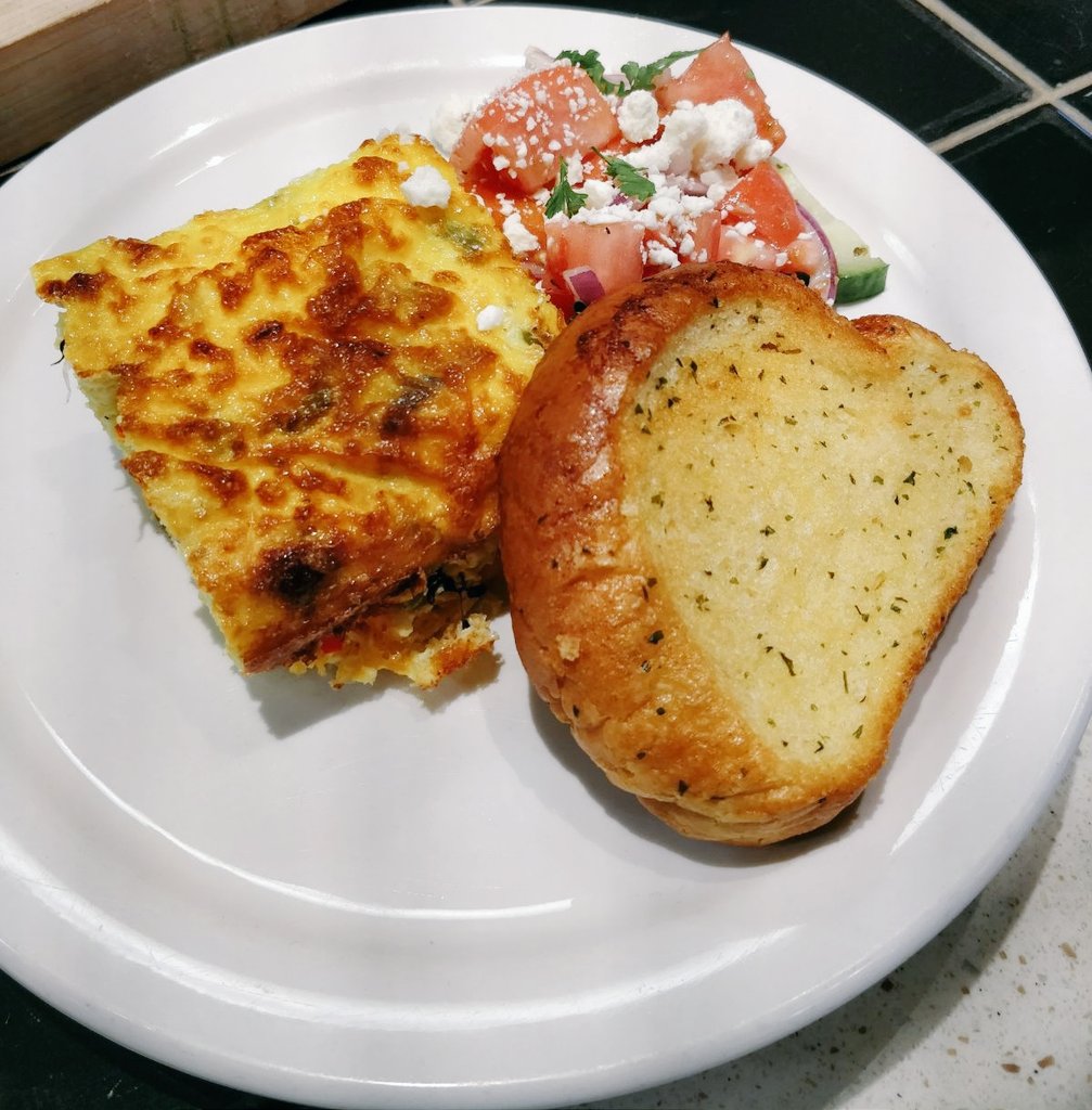 GbcEats's tweet photo. Today's Chef Special at Casa Loma Campus is Roast Beef served w/ roasted potatoes, peas and corn au jus for $7.99! OR Frittata made with onion, peppers &amp; cheese served w/ garlic bread and salad for $6.99! #chartwellsgbc #gbceats https://t.co/f96a9HKIAR