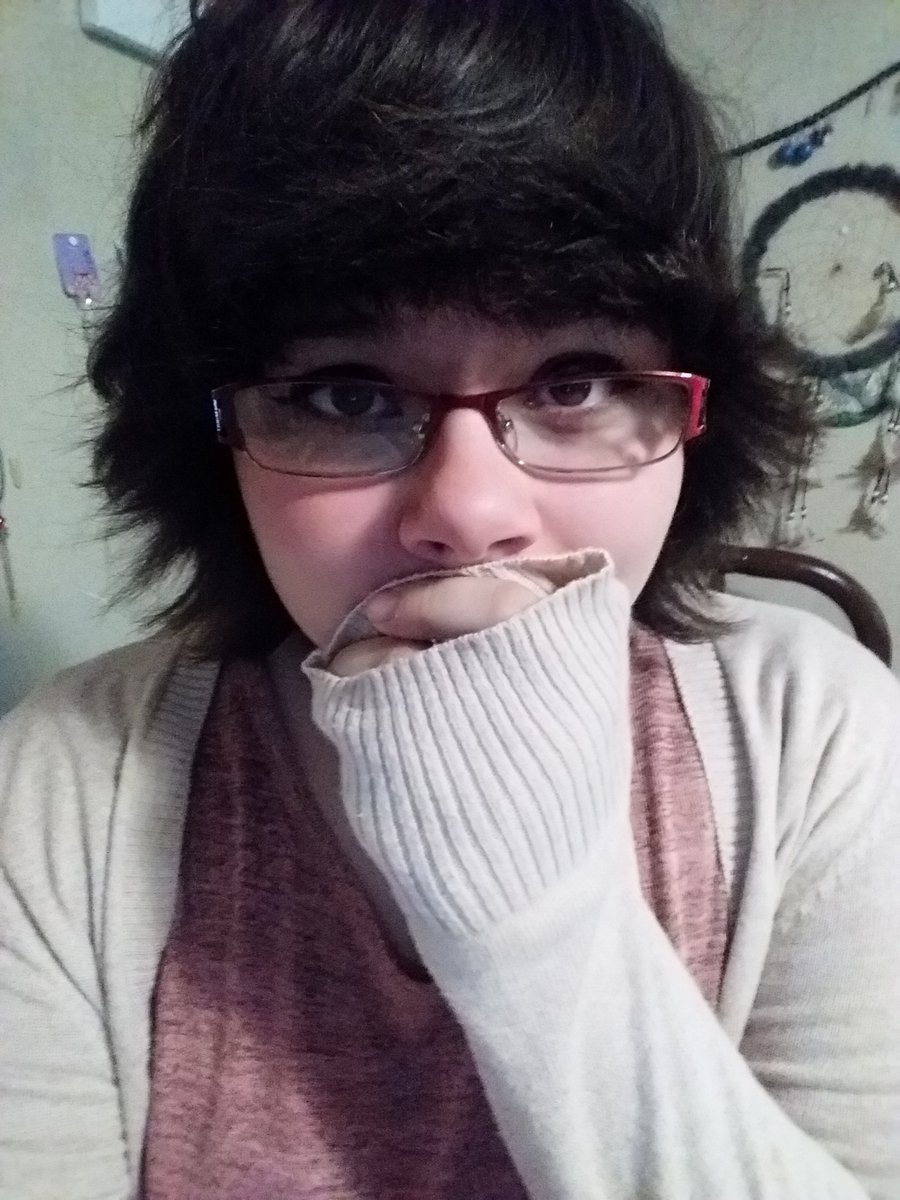 SorryimChloeXD's tweet photo. I yeet https://t.co/Q9NaHbk01I