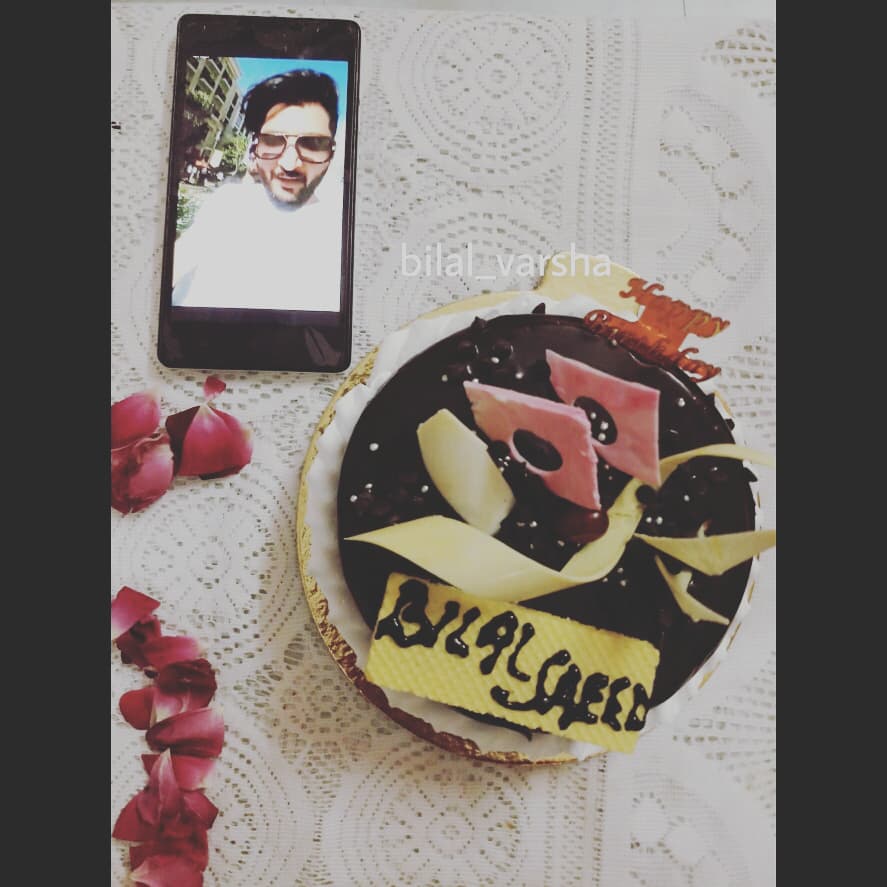 Varshu70538394's tweet photo. This is how celebrate @Bilalsaeedmusic 's Birthday from the bottom of my heart❤
HAPPIEST BIRTHDAY ROCKSTAR 🎂😘
LOVE YOU❤ https://t.co/gqsqtdMDsa