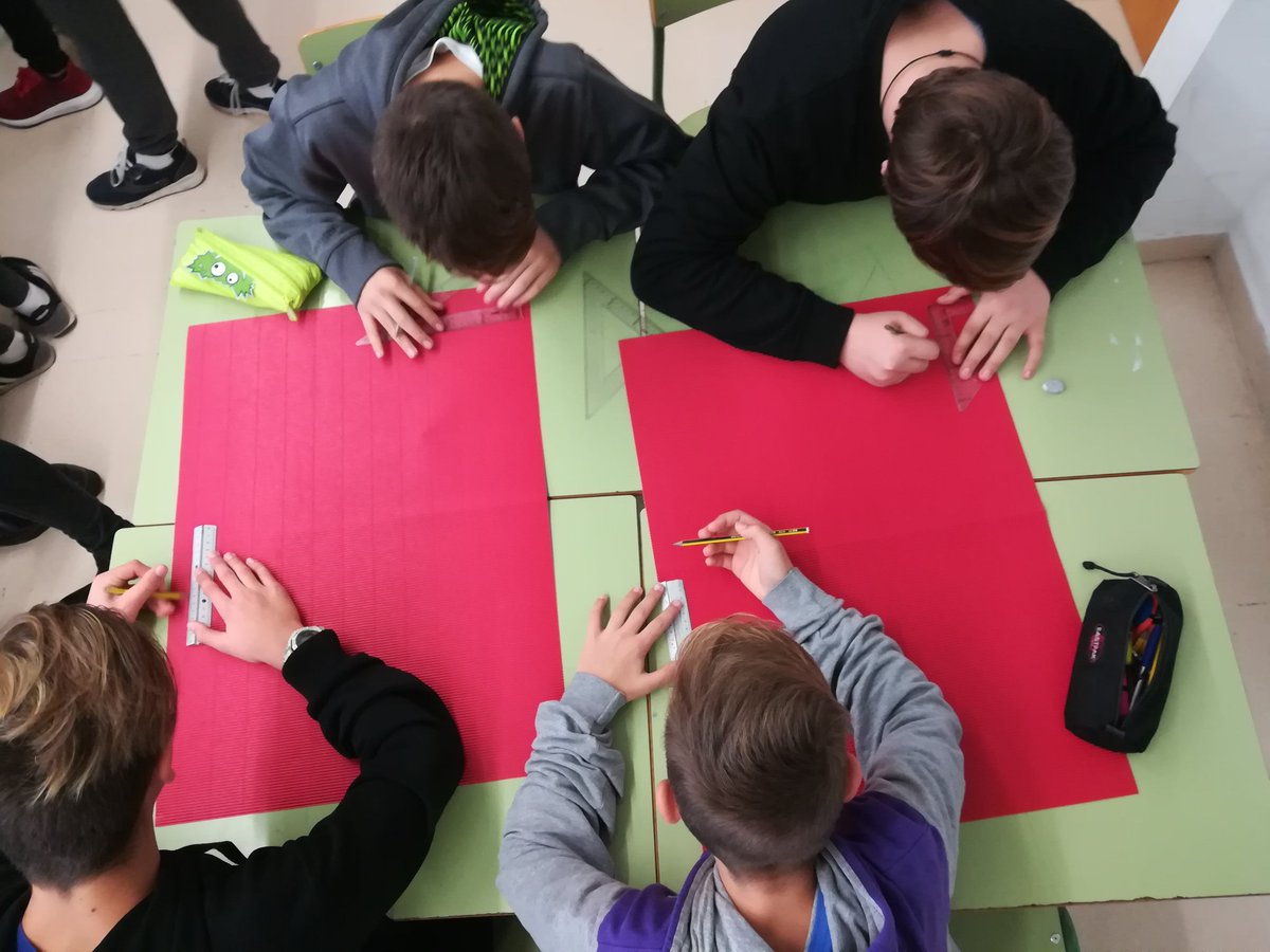 IBinissalem's tweet photo. Performance, virus 3D, cartells divulgatius, construcció de cubs... Tot això i més, a càrrec de les alumnes i els alumnes de 2n d'ESO, a la "Diada MIR", dia 17 de desembre a l'IES Binissalem, a partir de les 10! No us la podeu perdre!!! https://t.co/5SfRWW0vwE