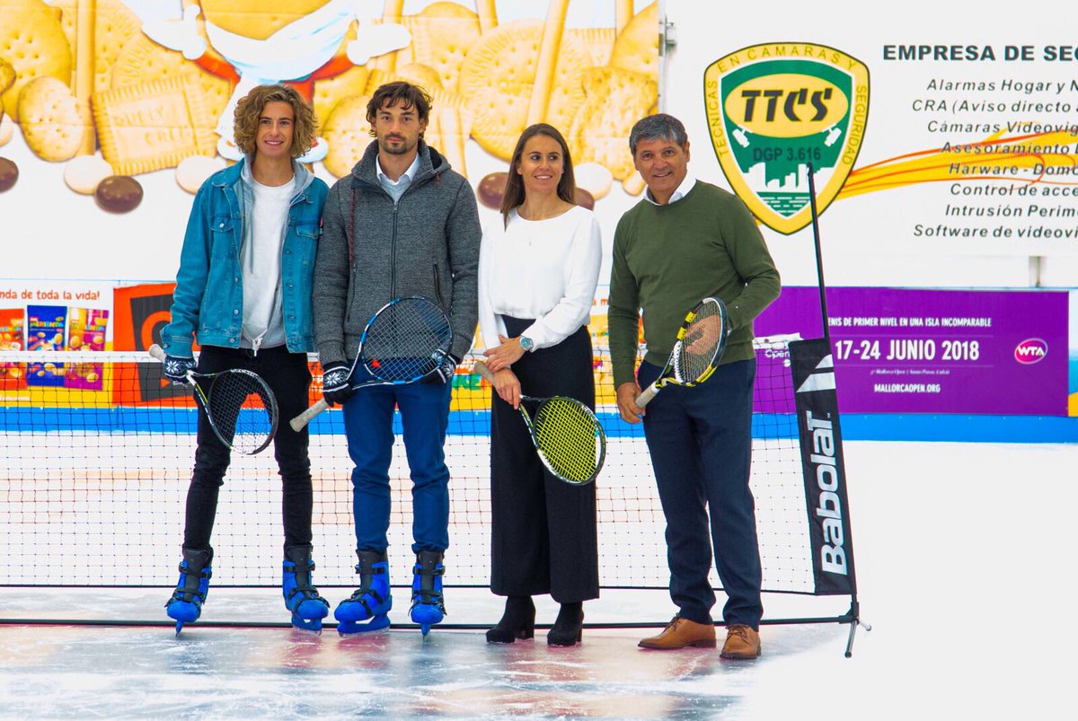 En la presentación del @MallorcaOpen. ¡Importante que en 🇪🇸 tengamos torneos <a href="/WTA/">wta</a>! Son claves para la promoción del tenis y de nuestras tenistas. Cita 🔝en Junio de 2018. 👏🏼👏🏼