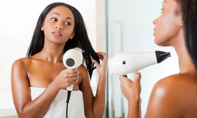 IndyLuxe's tweet photo. How to clean your favourite beauty gadgets WITHOUT damaging them https://t.co/dTu7oHXCXI https://t.co/QAokNEEy9V