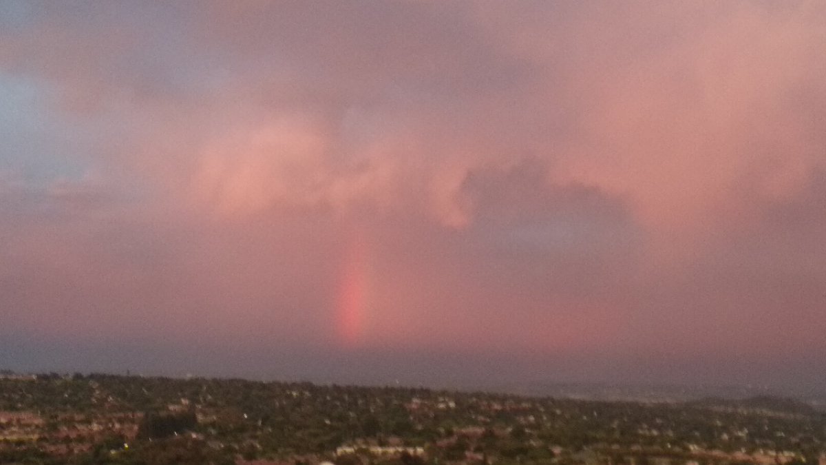 PieterseSaskia's tweet photo. @tWeatherSA Storm moving west over Joburg. https://t.co/R7qemAhPBP