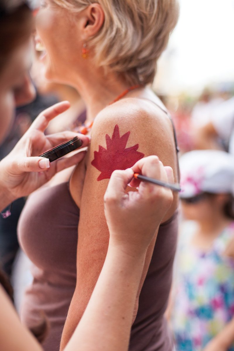 ServiceCanada_E's tweet photo. Think you know Canadian symbols? Test your knowledge about the maple leaf and poutine with this fun @Our_languages quiz! #TriviaTues https://t.co/cY9MSVGsMW https://t.co/nkaTkUeWix