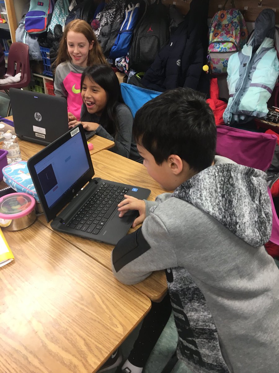 TLC5thgrade's tweet photo. Our future coders! #teambullrun #HourOfCode2017 #middleschoolchallenge https://t.co/ItvODexx51