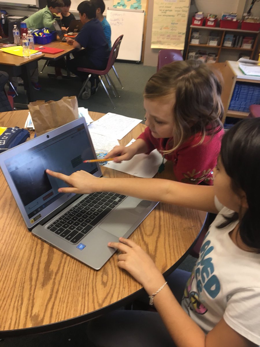 TLC5thgrade's tweet photo. Our future coders! #teambullrun #HourOfCode2017 #middleschoolchallenge https://t.co/ItvODexx51