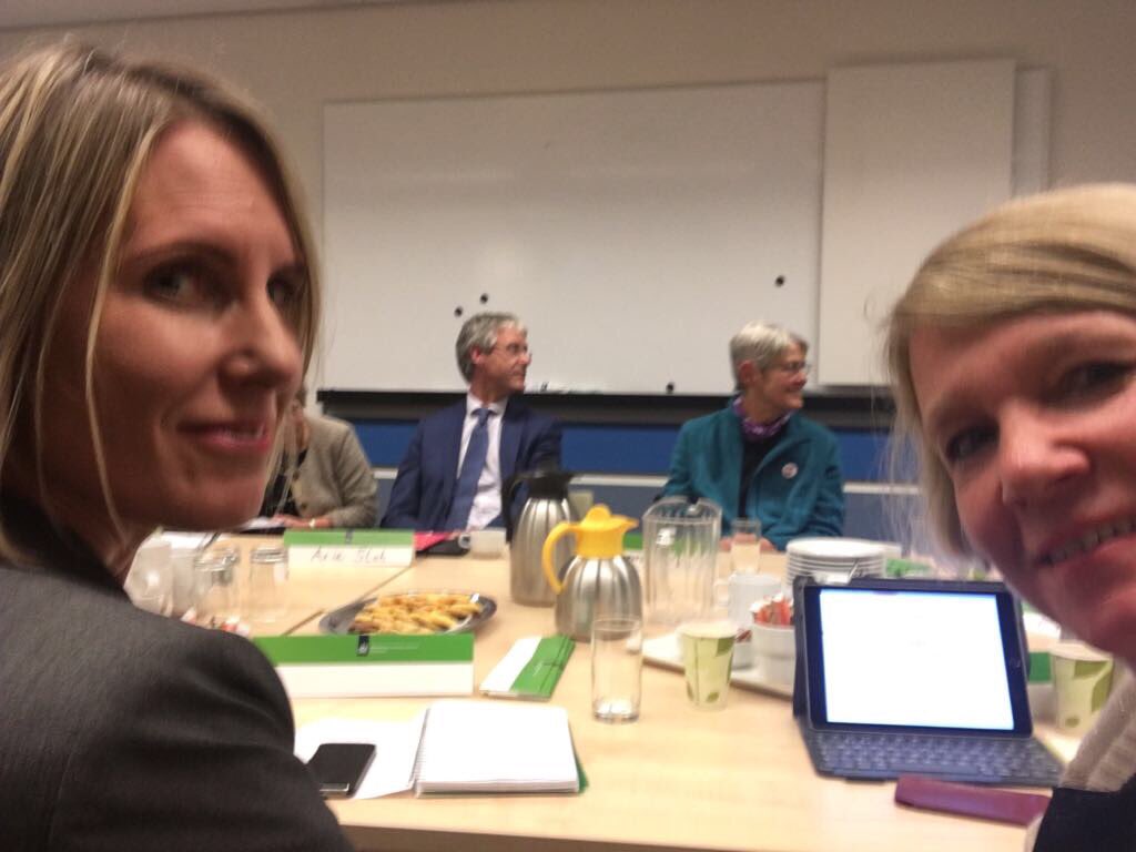 AnnekeDijkstra_'s tweet photo. Meeting met @arieslob zit erop. Dank voor het luisteren. Hoop dat urgentie is overgekomen. #lerarentekort, #werkdruk, diverse redenen en oorzaken. Interventies zijn snel nodig. Kinderen hebben recht op goed onderwijs.@POinactie https://t.co/9aV7EBIAaX