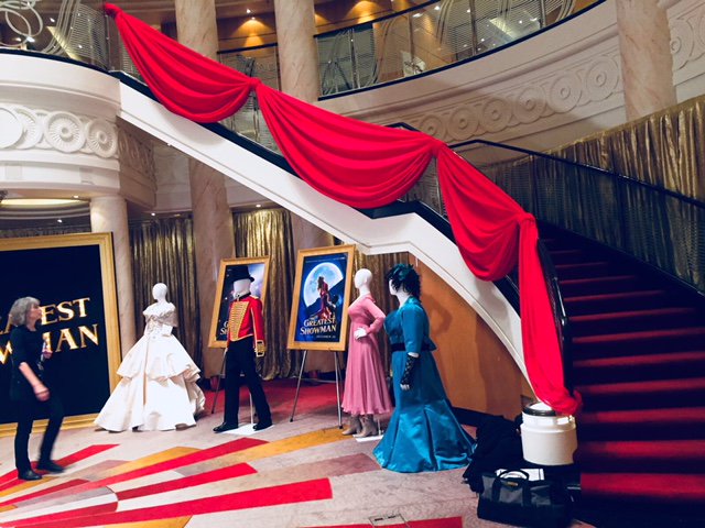 Rouge Velvet wag for a grand staircase at #TheGreatestShowman  movie premiere party.